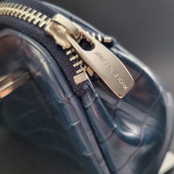 Jones New York Navy Croc handbag - Picture 2 of 6